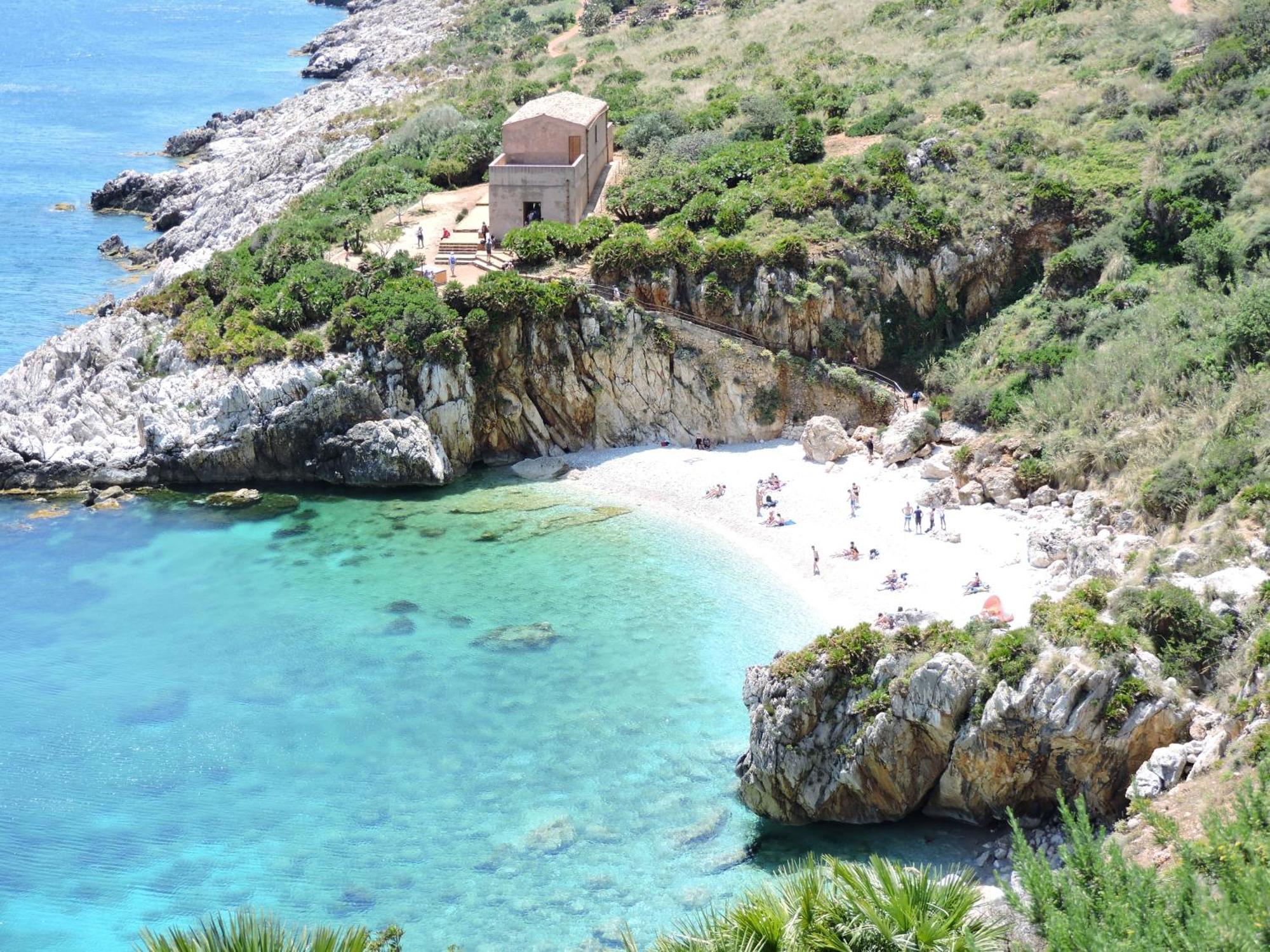 L'Isola Del Sole Bed & Breakfast Castelluzzo Luaran gambar
