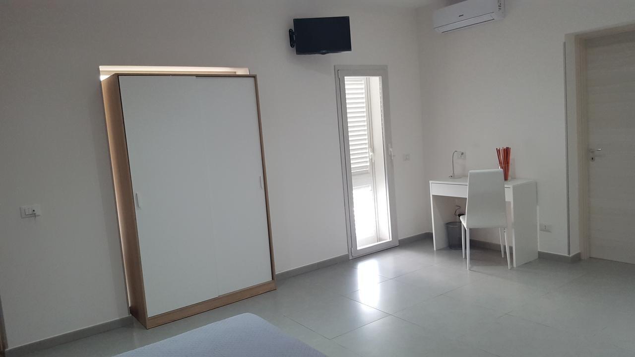L'Isola Del Sole Bed & Breakfast Castelluzzo Luaran gambar