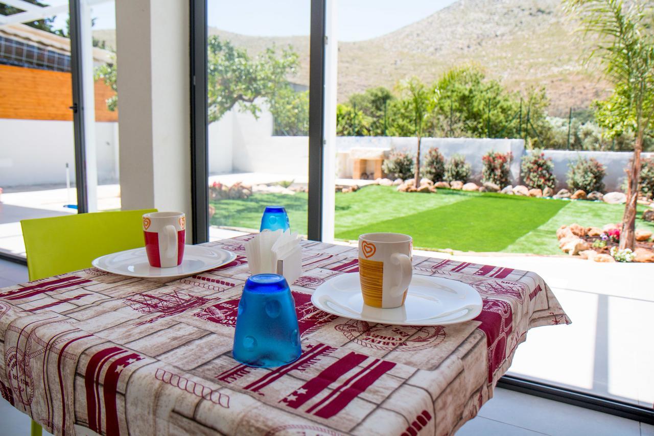 L'Isola Del Sole Bed & Breakfast Castelluzzo Luaran gambar