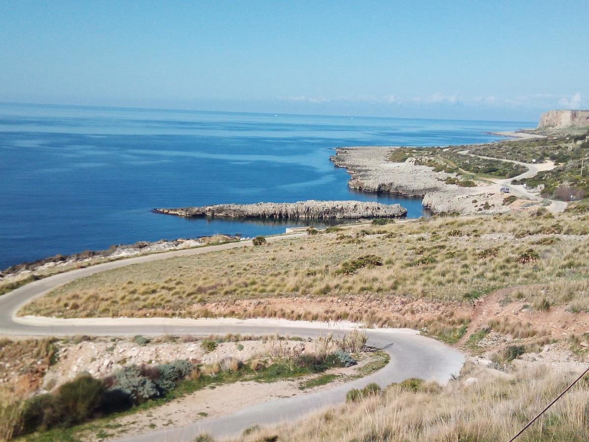 L'Isola Del Sole Bed & Breakfast Castelluzzo Luaran gambar