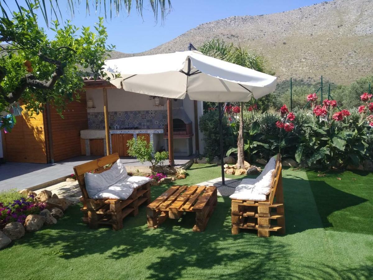 L'Isola Del Sole Bed & Breakfast Castelluzzo Luaran gambar