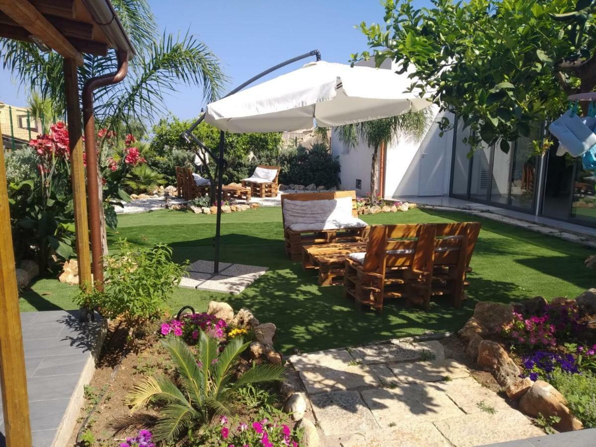 L'Isola Del Sole Bed & Breakfast Castelluzzo Luaran gambar